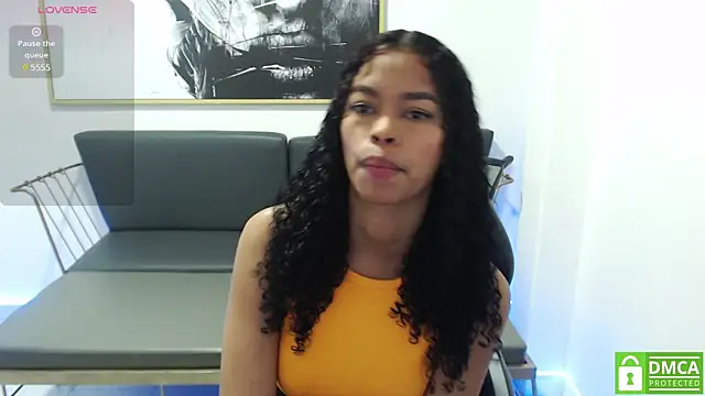 Snapshot of Shenna_brunette_ chatting on February 2025 01:11:02 PM Shenna brunette online show from February 2025 01:11:02 PM