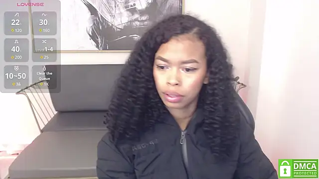 Snapshot of Shenna_brunette_ chatting on February 2025 01:06:01 PM Shenna brunette online show from February 2025 01:06:01 PM