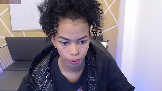 Snapshot of Shenna_brunette_ chatting on March 2025 01:03:01 PM Shenna brunette online show from March 2025 01:03:01 PM