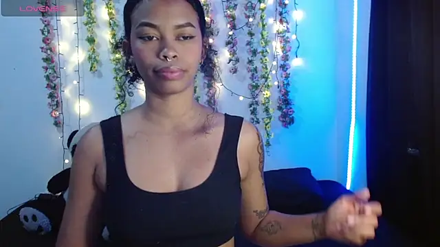 Snapshot of Shenna_brunette_ chatting on September 2025 06:30:01 PM Shenna brunette online show from September 2025 06:30:01 PM