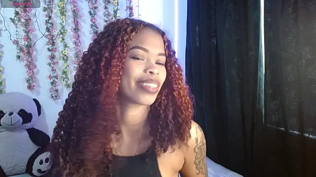 Snapshot of Shenna_brunette_ chatting on October 2025 03:40:02 PM Shenna brunette online show from October 2025 03:40:02 PM