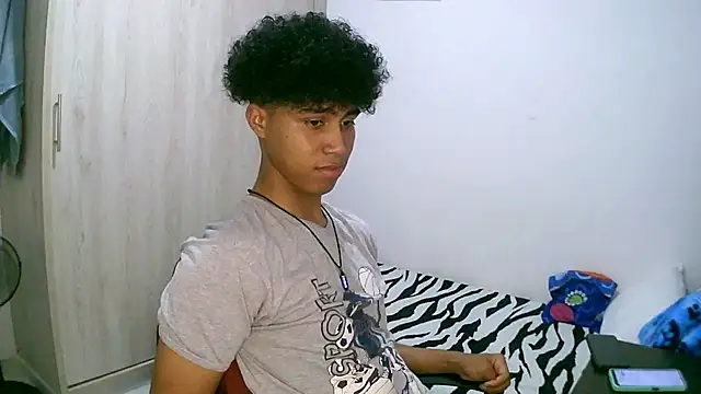 Snapshot of sexy_diamante_ chatting on December 2025 05:32:01 PM sexy diamante online show from December 2025 05:32:01 PM