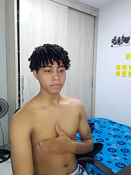 Snapshot of sexy_diamante_ chatting on February 2026 04:33:01 AM sexy diamante online show from February 2026 04:33:01 AM