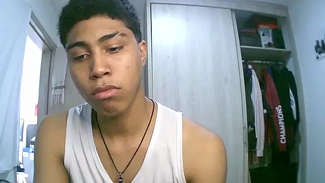 Snapshot of sexy_diamante_ chatting on February 2026 06:15:02 PM sexy diamante online show from February 2026 06:15:02 PM