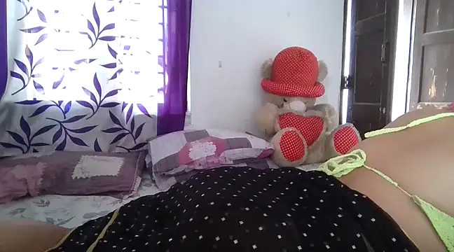 Snapshot of sexy-honey09 chatting on February 2025 11:12:02 AM sexy-honey09 online show from February 2025 11:12:02 AM