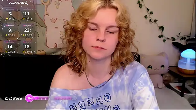 Snapshot of Moona_xx chatting on April 2026 10:45:01 PM Moona xx online show from April 2026 10:45:01 PM