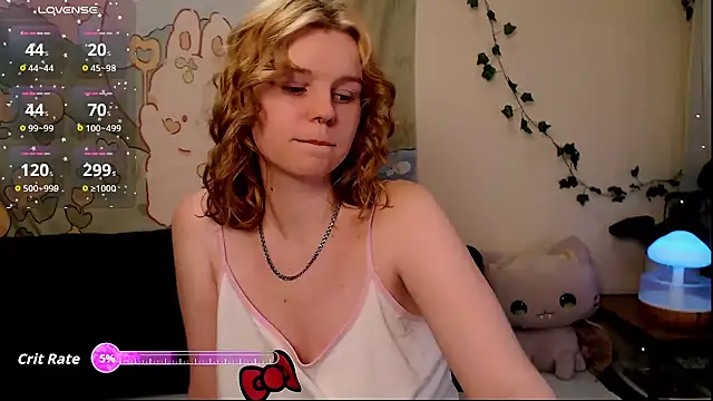 Snapshot of Moona_xx chatting on April 2026 11:10:01 PM Moona xx online show from April 2026 11:10:01 PM