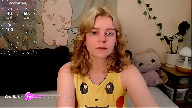 Snapshot of Moona_xx chatting on June 2026 11:30:02 PM Moona xx online show from June 2026 11:30:02 PM