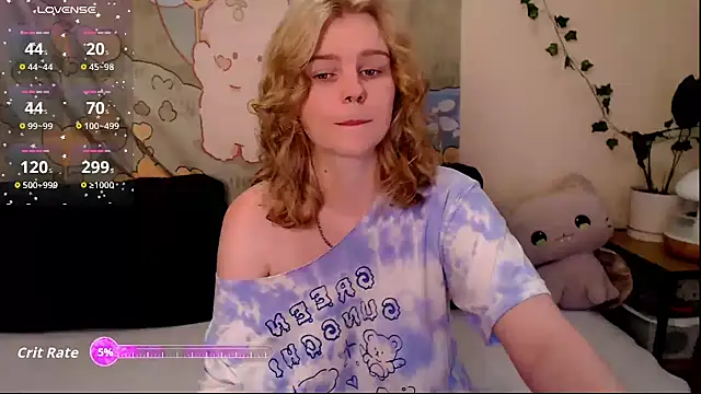 Snapshot of Moona_xx chatting on June 2026 10:01:01 PM Moona xx online show from June 2026 10:01:01 PM