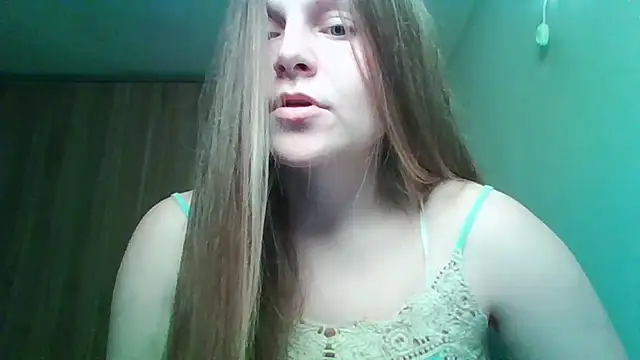 Evasapples online show from March 2026 09:31:02 PM