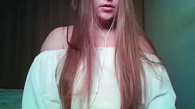 Evasapples online show from April 2026 07:25:02 PM