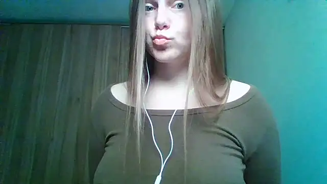 Evasapples online show from May 2026 08:26:02 PM