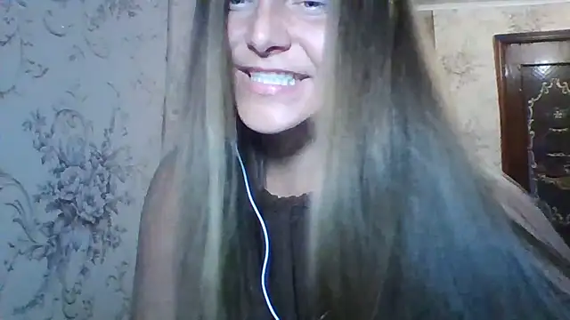 Evasapples online show from July 2026 05:28:02 PM