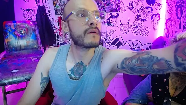 Snapshot of tatouagendecouple chatting on December 2024 08:36:01 AM tatouagendecouple online show from December 2024 08:36:01 AM