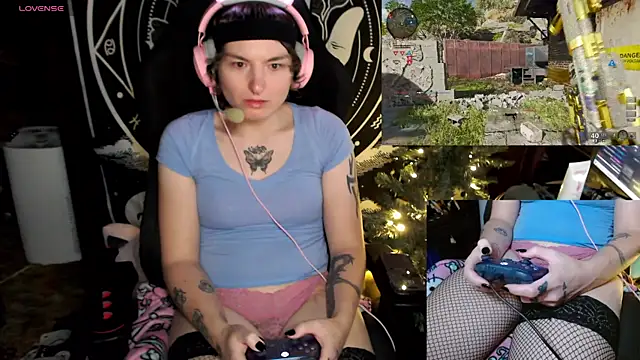 BrandiWRLD 999 online show from December 2024 01:53:01 AM