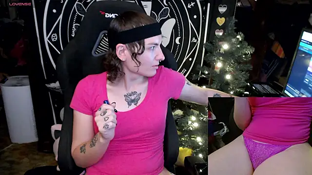 BrandiWRLD 999 online show from December 2024 07:02:02 PM