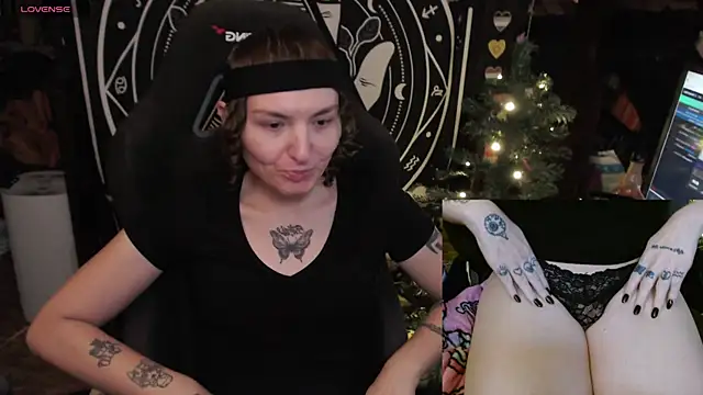 BrandiWRLD 999 online show from January 2025 10:35:02 PM