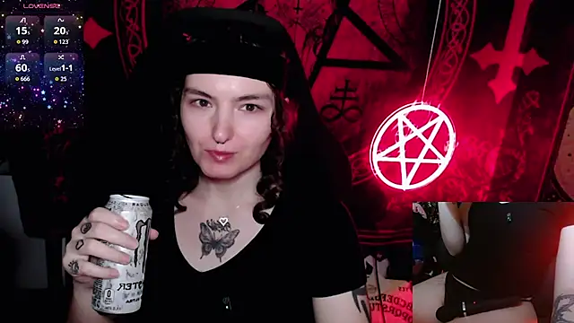 BrandiWRLD 999 online show from October 2025 06:52:01 PM