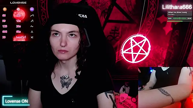 BrandiWRLD 999 online show from October 2025 07:47:02 PM