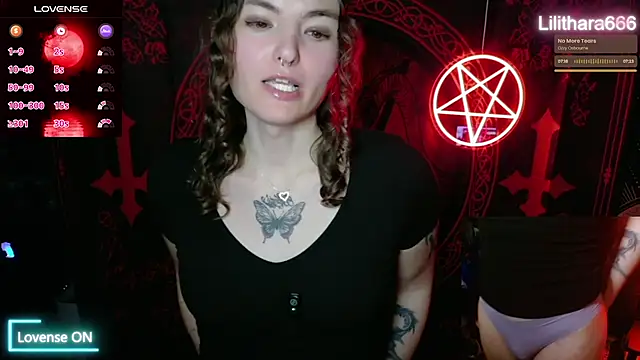 BrandiWRLD 999 online show from November 2025 01:38:01 AM