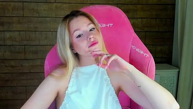 MilanaBalmain online show from March 2026 05:08:02 AM