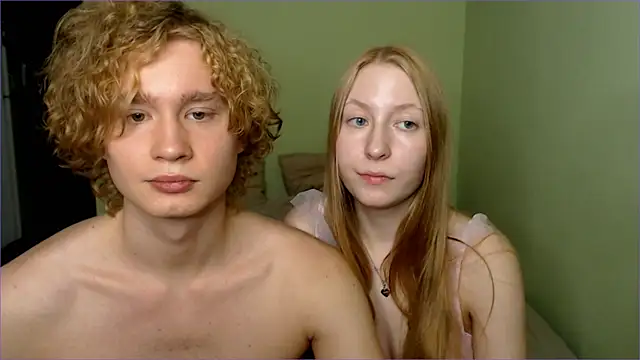 Snapshot of AliceStoneJhonyStone chatting on October 2025 02:28:02 PM AliceStoneJhonyStone online show from October 2025 02:28:02 PM