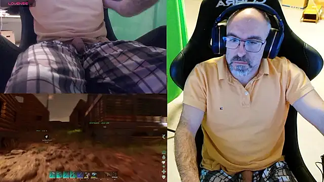 Snapshot of Crosss-23cm chatting on December 2024 07:56:02 PM Crosss-23cm online show from December 2024 07:56:02 PM