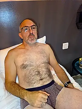 Snapshot of Crosss-23cm chatting on October 2025 05:21:02 PM Crosss-23cm online show from October 2025 05:21:02 PM