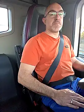 Snapshot of Crosss-23cm chatting on November 2025 06:47:02 AM Crosss-23cm online show from November 2025 06:47:02 AM