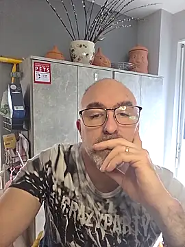 Snapshot of Crosss-23cm chatting on February 2026 09:54:01 AM Crosss-23cm online show from February 2026 09:54:01 AM