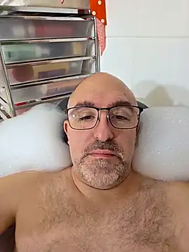 Snapshot of Crosss-23cm chatting on March 2026 06:36:01 PM Crosss-23cm online show from March 2026 06:36:01 PM