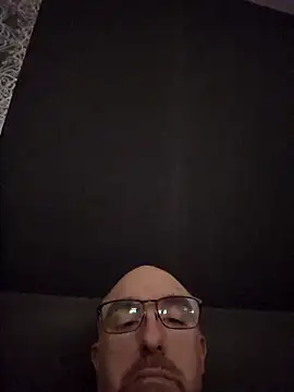 Snapshot of Crosss-23cm chatting on March 2026 08:27:02 PM Crosss-23cm online show from March 2026 08:27:02 PM