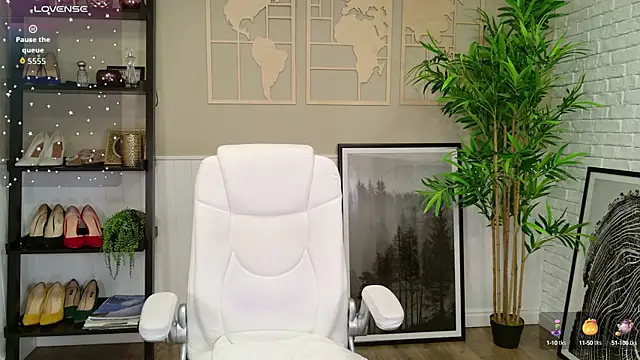 LadyLeea online show from September 2025 05:21:01 AM