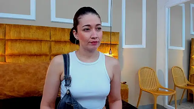 Snapshot of adarussell chatting on January 2025 01:11:01 PM adarussell online show from January 2025 01:11:01 PM