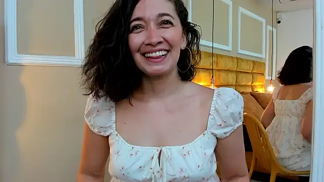 Snapshot of adarussell chatting on February 2025 02:07:01 PM adarussell online show from February 2025 02:07:01 PM