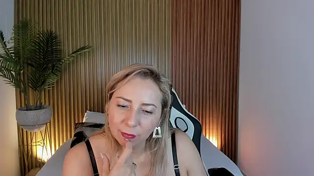 Snapshot of andre_soto_ chatting on December 2024 05:12:01 AM andre soto online show from December 2024 05:12:01 AM