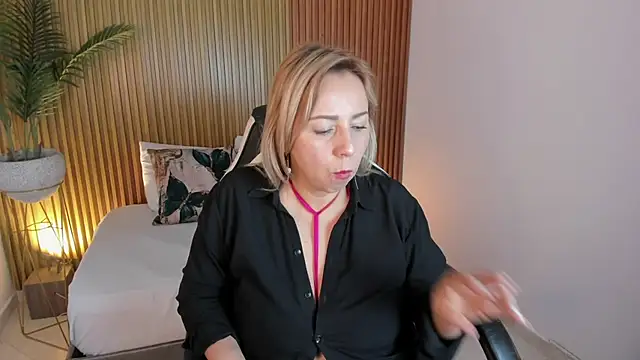 Snapshot of andre_soto_ chatting on December 2024 02:17:01 AM andre soto online show from December 2024 02:17:01 AM