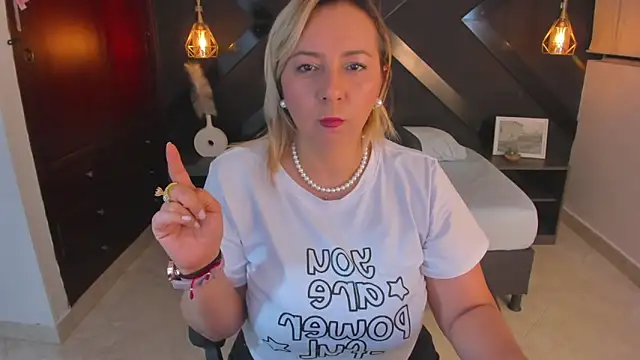 Snapshot of andre_soto_ chatting on September 2025 02:00:02 AM andre soto online show from September 2025 02:00:02 AM