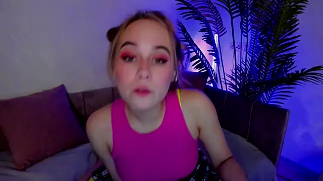 LianaBright online show from December 2024 05:25:01 PM