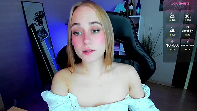 LianaBright online show from October 2025 02:10:01 AM