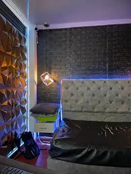 Paloma  LS online show from December 2025 07:33:02 PM