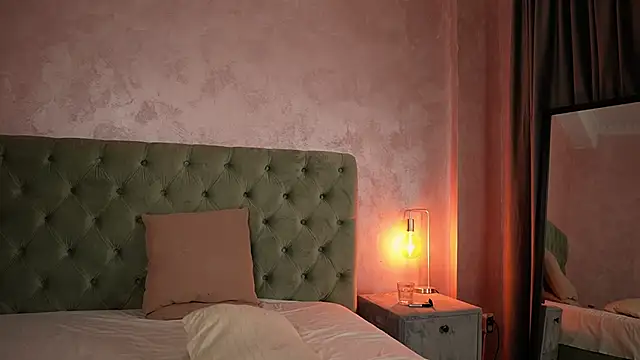 LucyWilow online show from June 2026 04:50:01 AM