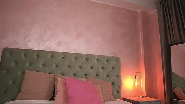 LucyWilow online show from July 2026 04:18:01 AM