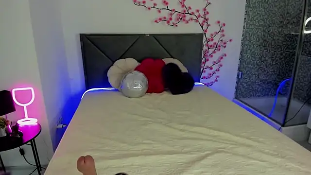 Snapshot of KristiVegass chatting on October 2025 01:14:01 PM KristiVegass online show from October 2025 01:14:01 PM