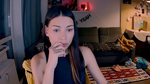 Snapshot of valorant_girl chatting on January 2026 04:43:02 PM valorant girl online show from January 2026 04:43:02 PM