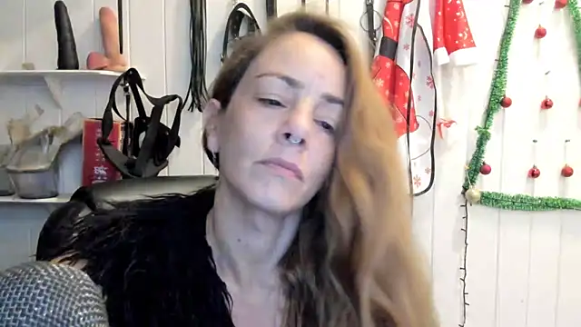 Snapshot of jessiburningheels chatting on December 2025 09:27:01 AM jessiburningheels online show from December 2025 09:27:01 AM