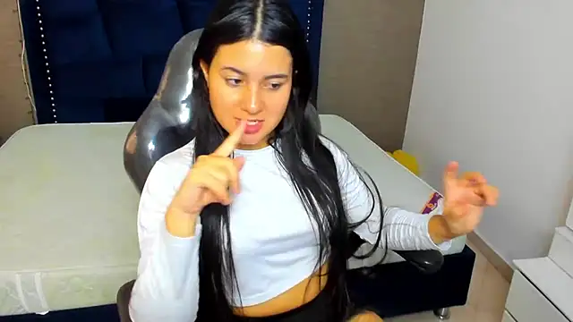 MaiteFlores online show from April 2026 03:30:02 PM