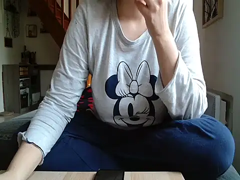 Snapshot of Lauzo21 chatting on March 2026 06:31:02 AM Lauzo21 online show from March 2026 06:31:02 AM