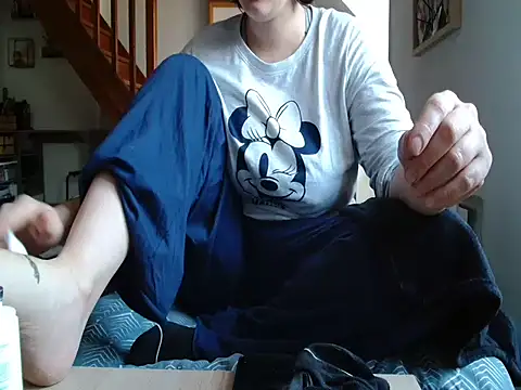 Snapshot of Lauzo21 chatting on March 2026 06:29:01 AM Lauzo21 online show from March 2026 06:29:01 AM