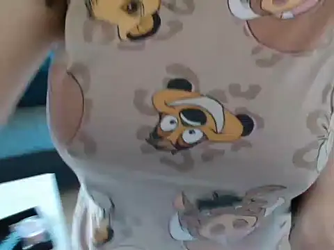 Snapshot of Lauzo21 chatting on April 2026 07:08:01 AM Lauzo21 online show from April 2026 07:08:01 AM